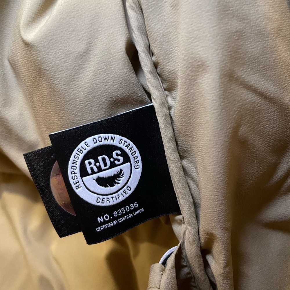 Aritzia The Super Puff Shorty Oxford Tan Sz XS NWOT - Picture 10 of 16